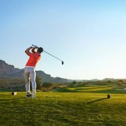 Garmin Approach S42 GPS Golf Watch -golf Shop GARMINAPPROACHS42LIFESTYLEIMAGE1