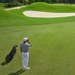 Garmin Approach Z82 Golf GPS Laser Rangefinder -golf Shop GARMINAPPROACHZ82LIFESTYLEIMAGE3